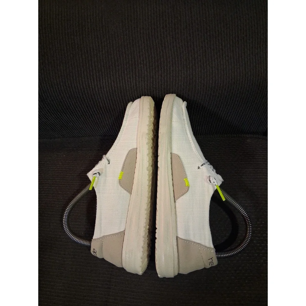 Hey Dude Wendy Star White Canvas Slip On Loafers Women Size 7 121410136